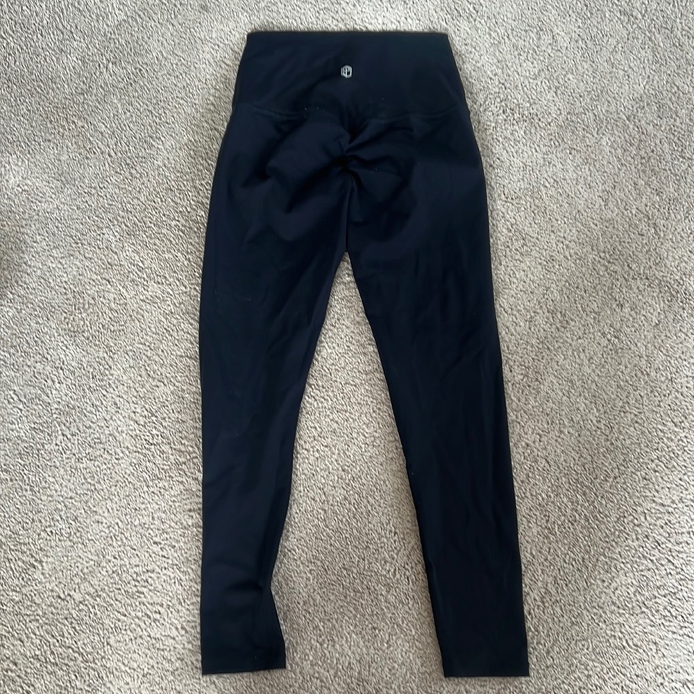 Born Primitive 7/8 Black leggings Women’s Size M, Wide Waist Band